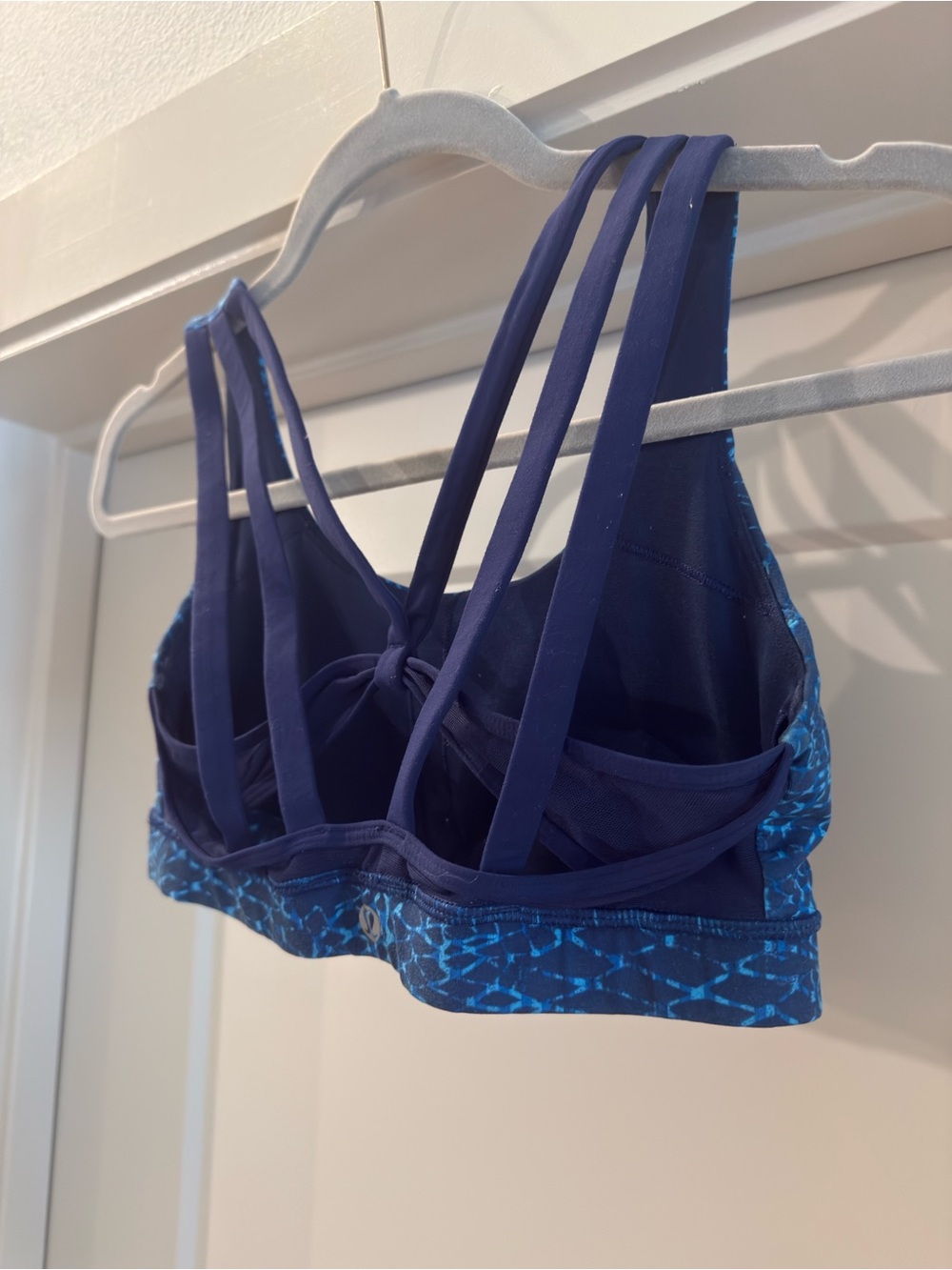 Lululemon Energy Bra (Exhale) in Samba Snake Kayak Blue Hero Blue Size 6 - Picture 9 of 10